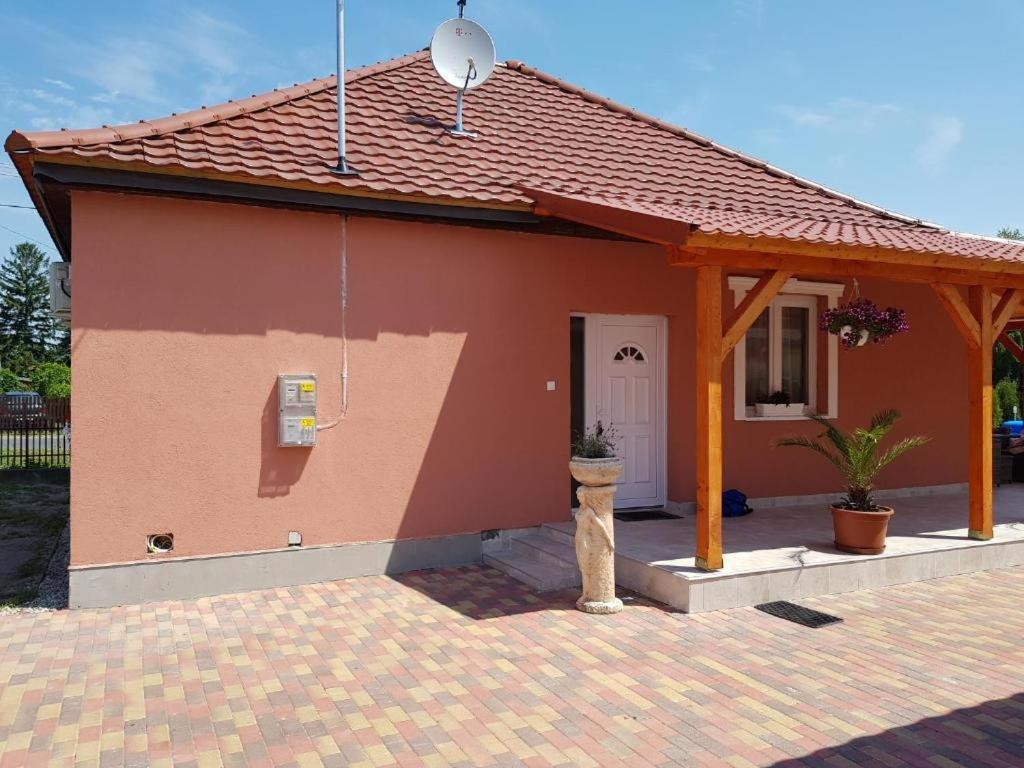 Rajmund Vendeghaz Villa Balatonkeresztúr Eksteriør bilde